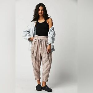 FREE PEOPLE Once Upon Yarn Dye Boho Harem Ankle Pants in Keepsake Lilac Size XS